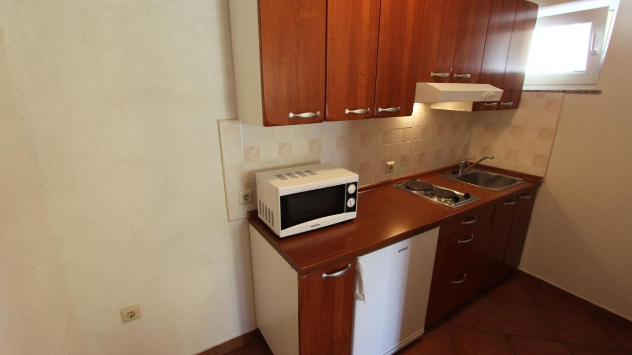 Apartments Serbecic Malinska Esterno foto