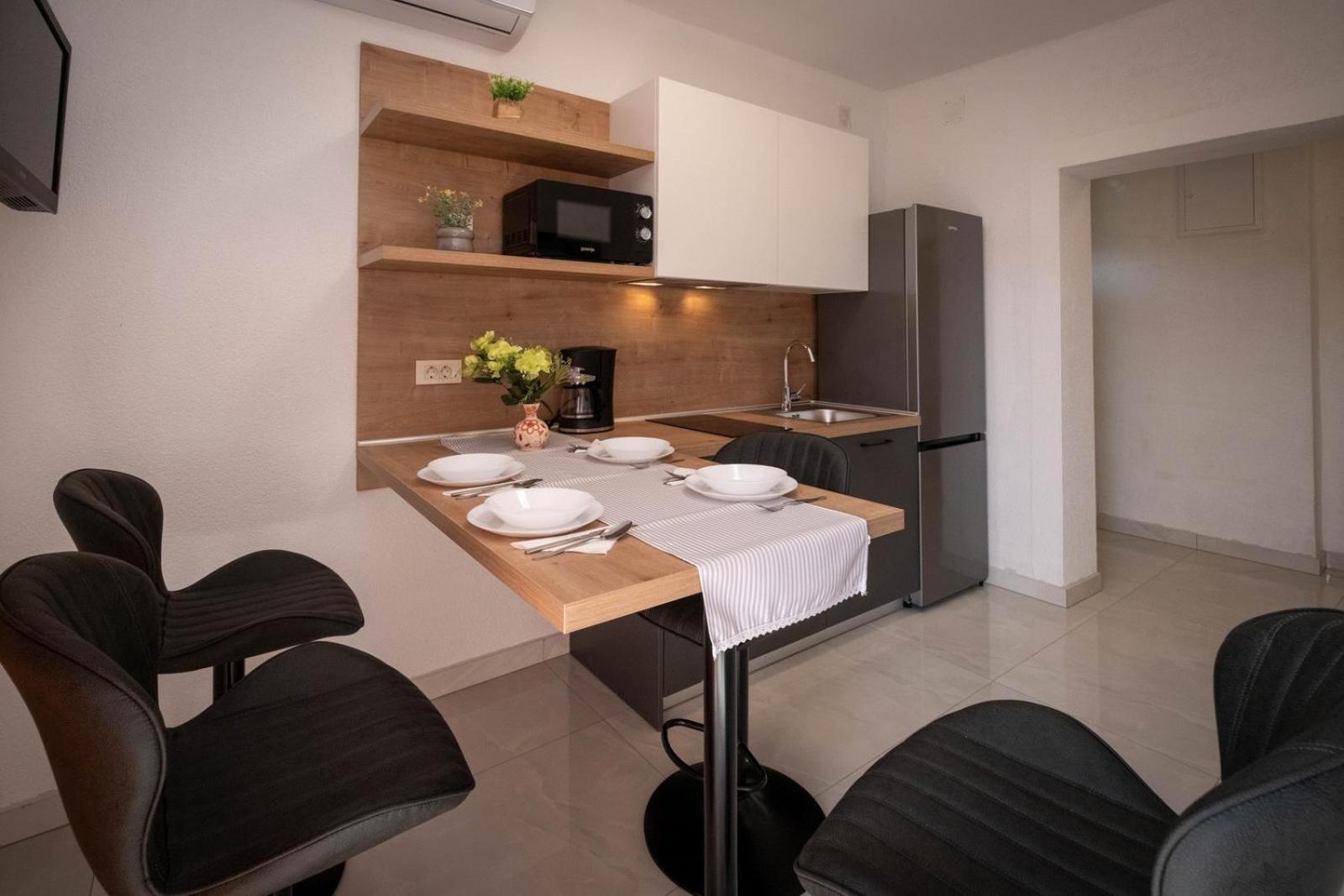 Apartments Serbecic Malinska Esterno foto